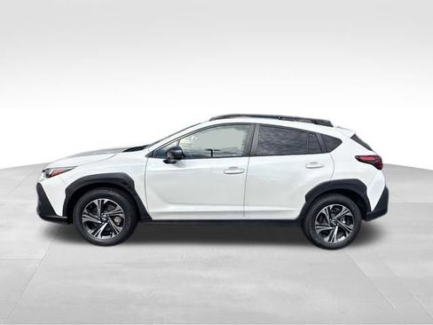 Used 2024 Subaru Crosstrek 2.0i Premium w/ Crosstrek Mirror Package AWD/4WD image 3