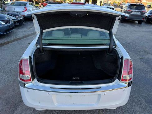 Used 2012 Chrysler 300 Limited w/ Luxury Group image 8