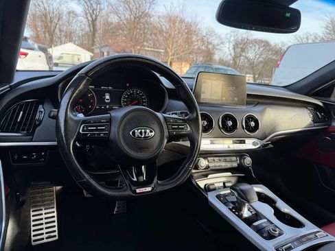 Used 2018 Kia Stinger GT2 image 36