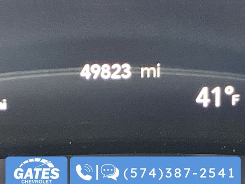 Used 2024 Chrysler Pacifica Touring-L image 4