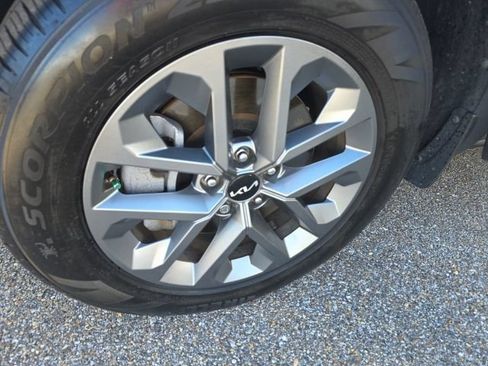 Used 2024 Kia Telluride LX FWD image 22
