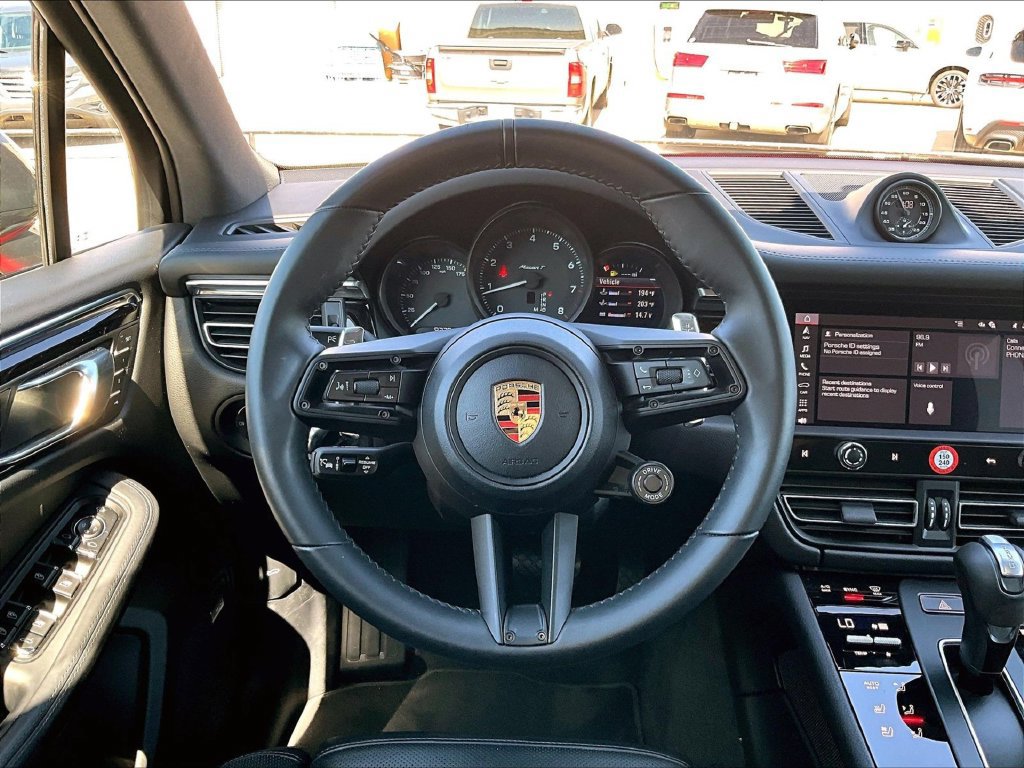 Certified 2026 Porsche Macan AWD/4WD image 15