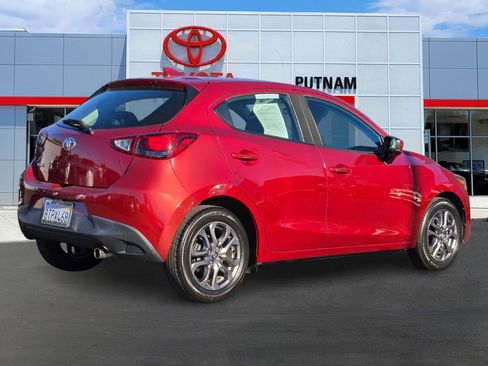 Used 2020 Toyota Yaris LE image 7