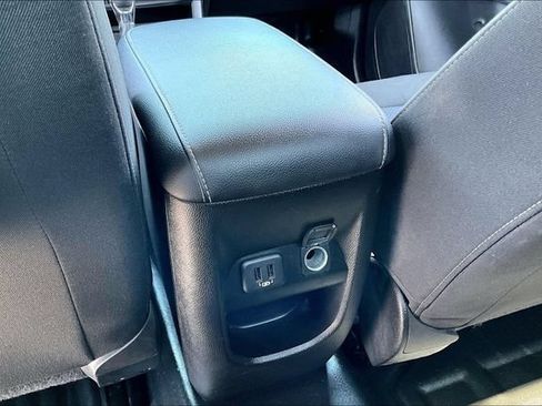 Used 2022 Chevrolet Colorado LT w/ Fleet Safety Package RWD image 11