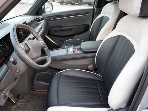 Certified 2026 Kia EV9 GT-Line AWD/4WD image 6