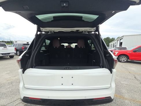 Used 2025 Lincoln Navigator L Reserve AWD/4WD image 11
