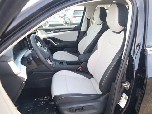 New 2026 Volkswagen Tiguan SE image 17