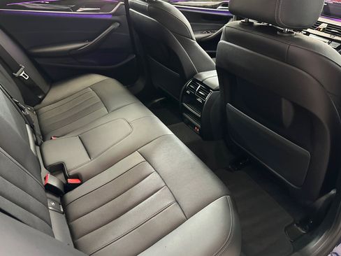 Certified 2023 BMW 530i w/ Convenience Package image 30