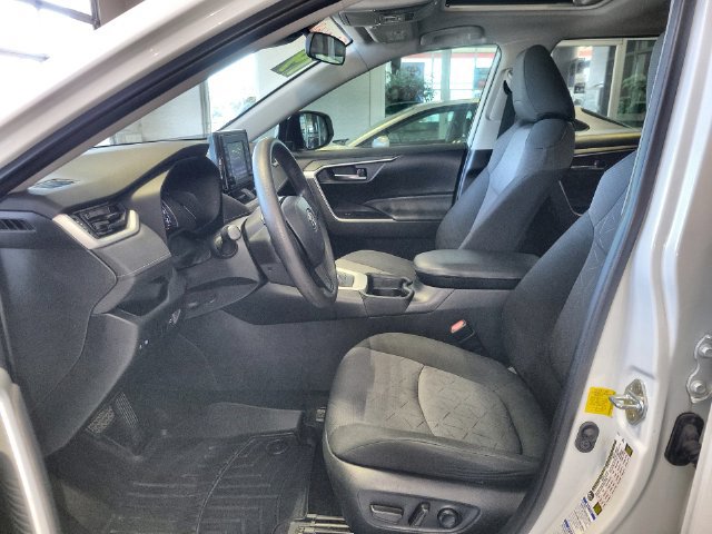 Used 2019 Toyota RAV4 XLE w/ Convenience Package AWD/4WD image 12
