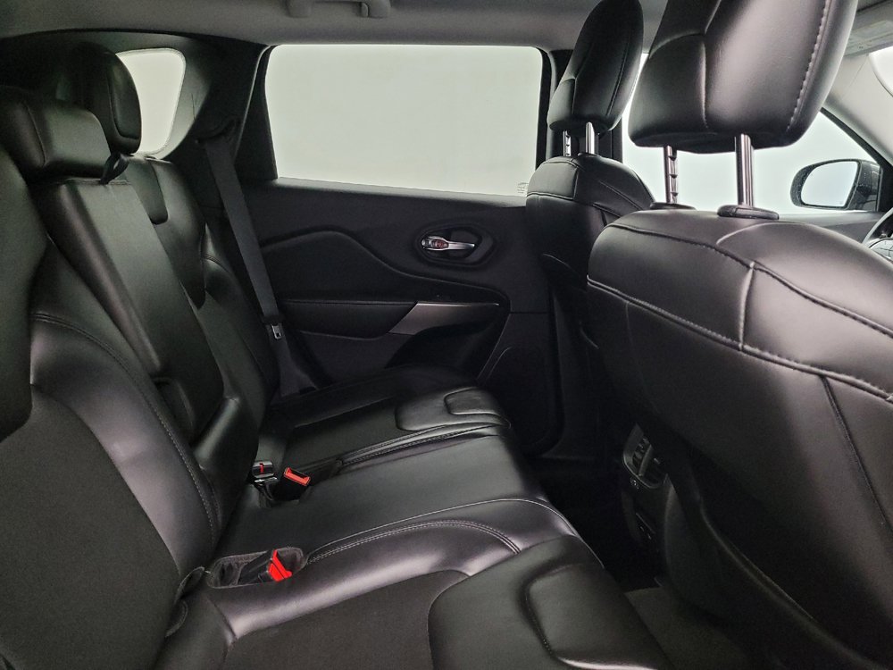 Used 2020 Jeep Cherokee Latitude Plus FWD image 19