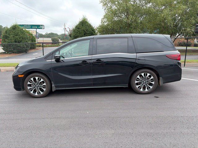 Used 2025 Honda Odyssey Elite image 2
