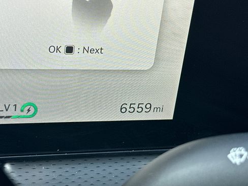 Used 2023 Genesis GV60 Advanced image 27