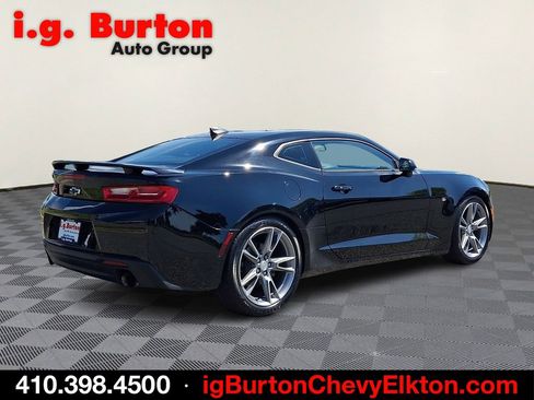 Certified 2017 Chevrolet Camaro LT RWD image 6