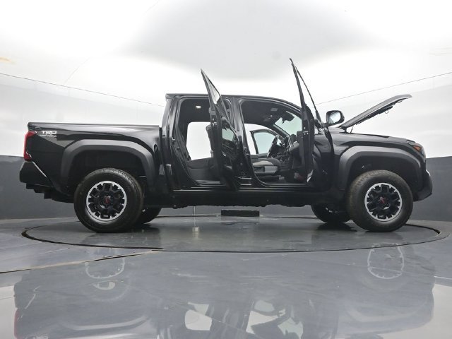 Used 2024 Toyota Tacoma TRD Off-Road AWD/4WD image 59