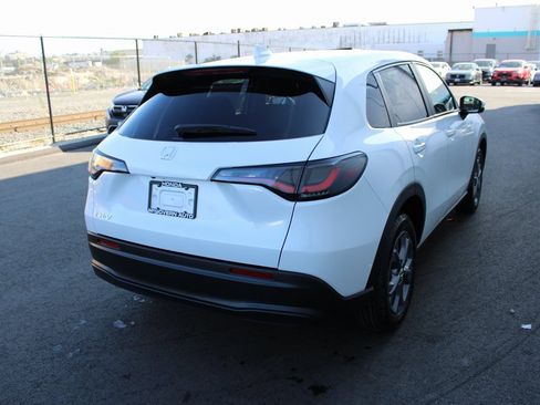 New 2026 Honda HR-V LX image 12