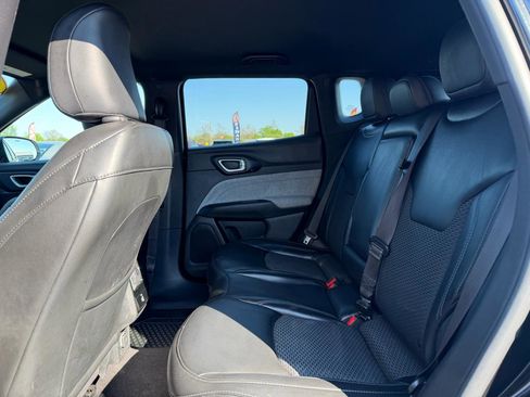 Used 2023 Jeep Compass Latitude w/ Convenience Group image 17