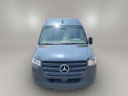 Used 2021 Mercedes-Benz Sprinter 2500 image 2
