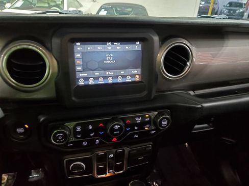 Used 2020 Jeep Gladiator Overland w/ LED Lighting Group AWD/4WD image 28