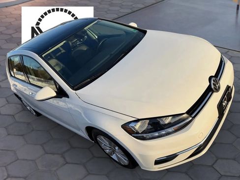 Used 2020 Volkswagen Golf 4-Door image 3