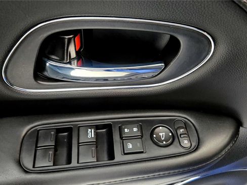 Used 2021 Honda HR-V EX-L image 35