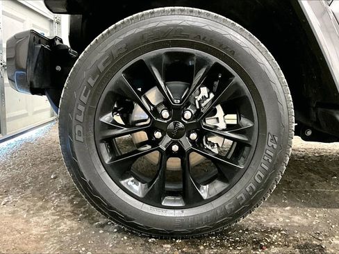 Used 2021 Jeep Wrangler Unlimited Sahara image 8