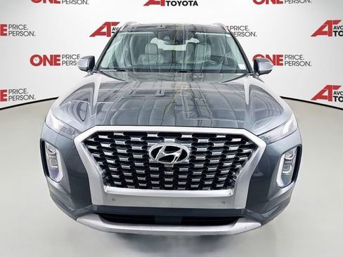 Used 2022 Hyundai Palisade Limited FWD image 2
