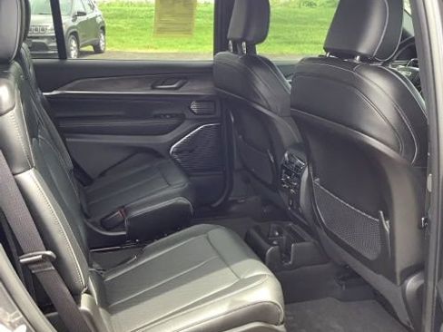 Used 2023 Jeep Grand Cherokee L Overland AWD/4WD image 23