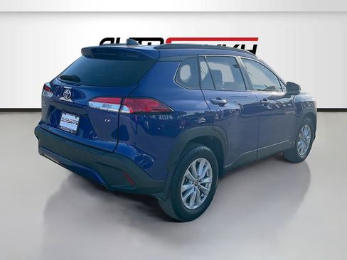 Used 2025 Toyota Corolla Cross LE FWD image 7