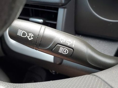 Used 2022 GMC Terrain SLE w/ Driver Convenience Package FWD image 13