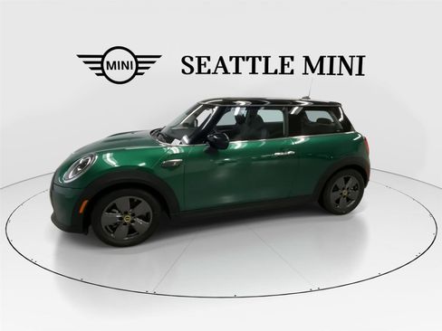 Certified 2024 MINI Cooper SE image 6