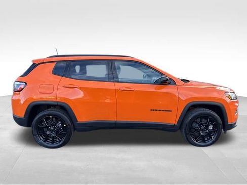 New 2026 Jeep Compass Latitude image 8