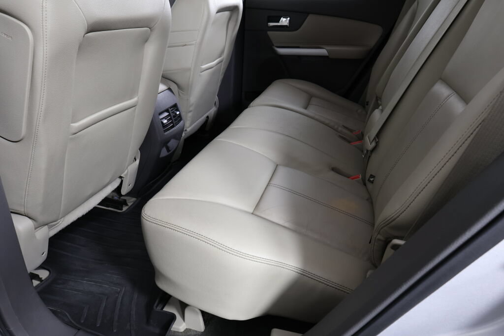 Used 2014 Ford Edge SEL w/ Equipment Group 205A AWD/4WD image 17