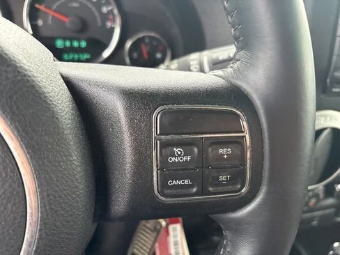 Used 2017 Jeep Wrangler Unlimited Sahara w/ Connectivity Group AWD/4WD image 20