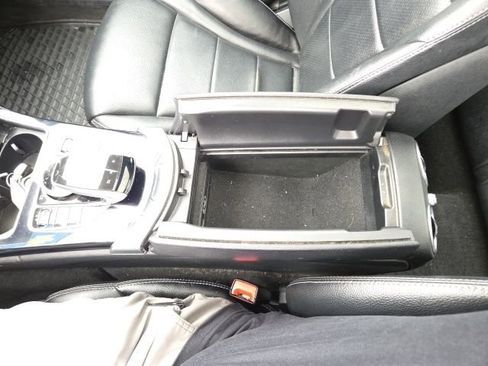 Used 2017 Mercedes-Benz C 300 4MATIC Sedan image 53