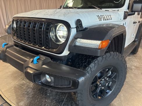 Used 2024 Jeep Wrangler Willys image 9