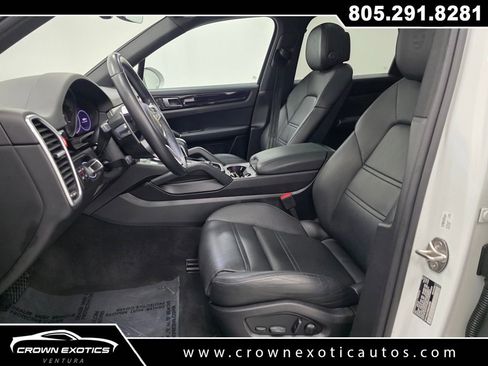 Used 2022 Porsche Cayenne image 23