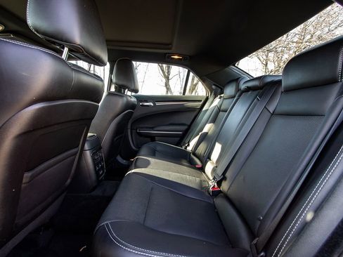 Used 2018 Chrysler 300 S w/ Safetytec Plus Group image 27