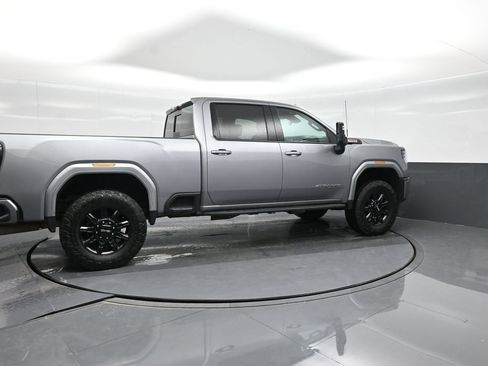 Used 2024 GMC Sierra 2500 AT4 w/ Technology Package AWD/4WD image 7