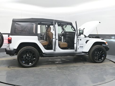 Used 2022 Jeep Wrangler Unlimited Sahara image 43
