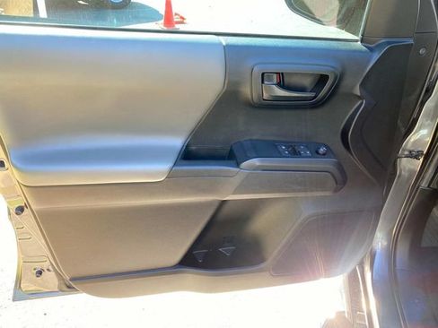 Used 2022 Toyota Tacoma SR RWD image 11