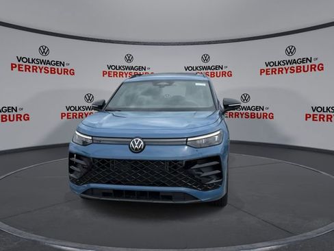 New 2026 Volkswagen Tiguan SE R-Line FWD image 3