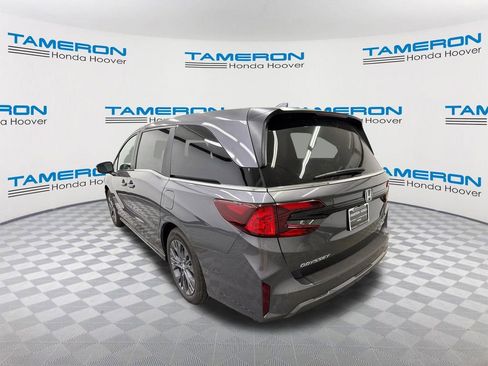 New 2026 Honda Odyssey Touring image 3