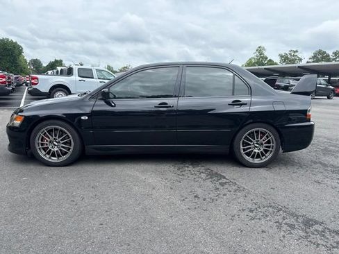 Used 2006 Mitsubishi Lancer Evolution AWD/4WD image 2
