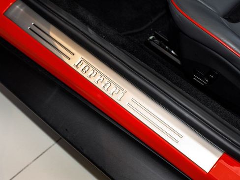 Used 2022 Ferrari Roma RWD image 27