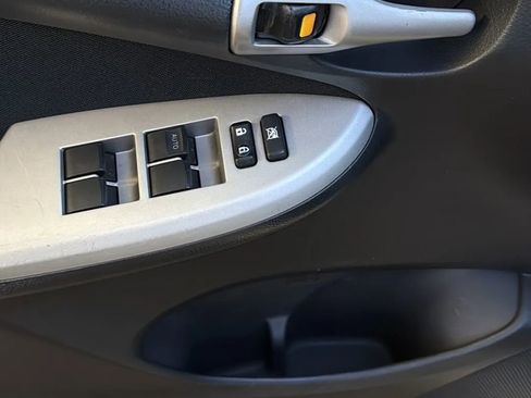 Used 2010 Toyota Corolla S image 15