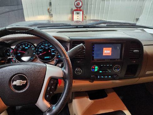 Used 2013 Chevrolet Silverado 2500 LT w/ Interior Plus Package image 15