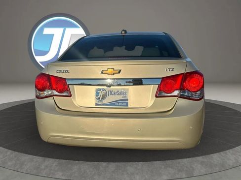 Used 2016 Chevrolet Cruze LTZ w/ Enhanced Safety Package image 10