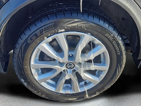 Used 2021 Nissan Rogue Sport S image 17