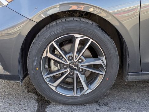 Used 2024 Kia Forte LXS image 11