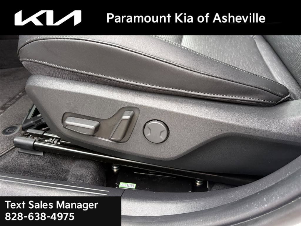 Certified 2023 Kia Niro Wave FWD image 19